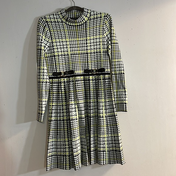 Karen Millen Check Knit Funnel Neck Skater Dress

Size L - Picture 4 of 8